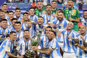 包含今晨本菲卡调整名单以备英超，更衣室发声环节打磨，态度坚定，数据趋势出现新变化的词条